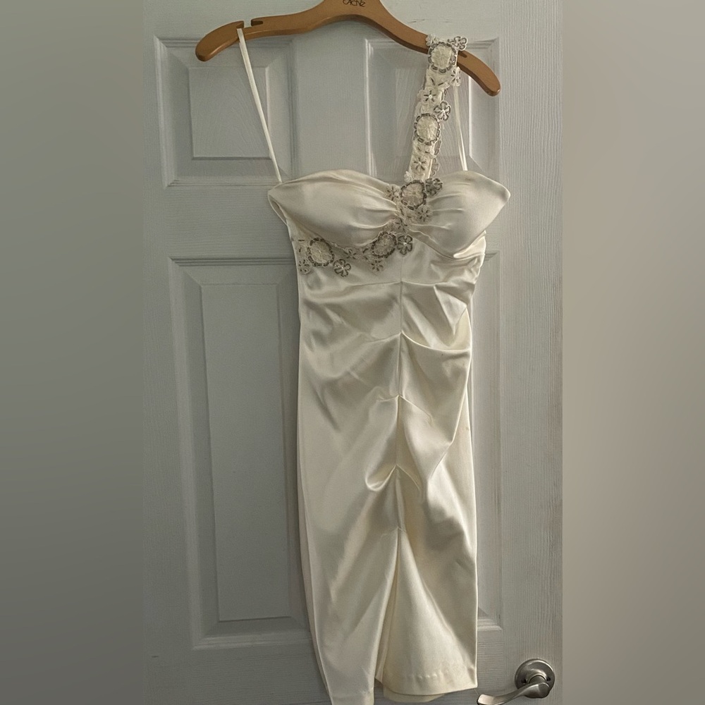 Ivory Caché cocktail dress